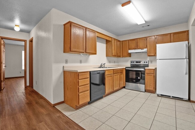 Dawn Dr. 1460 -1462 - Dawn Dr. 1460 -1462 Apartment