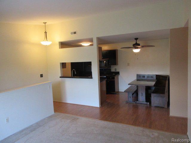 Foto del edificio - 24056 Middlebelt Rd