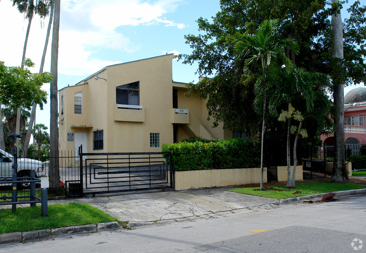 Primary Photo - Spring Garden Apartments