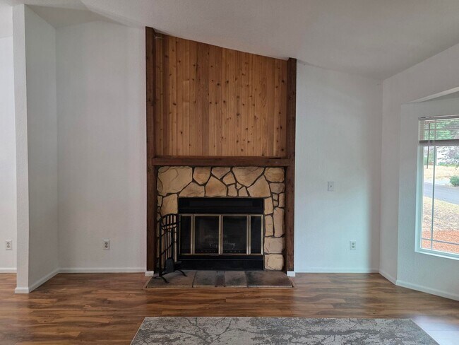 Foto del edificio - 4 Bedroom Home In Convenient Poulsbo Locat...