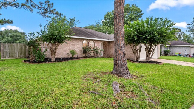 Foto del edificio - 10622 Highland Woods Dr