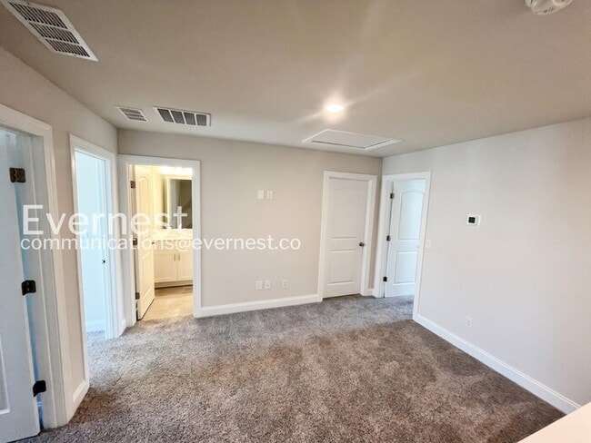 Foto del edificio - 4522 Skywood Ln