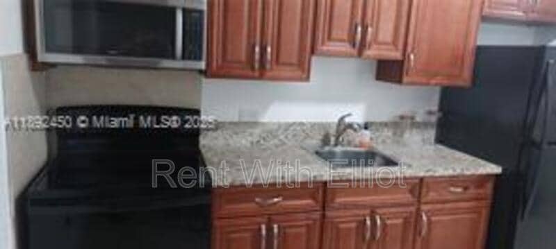 Foto principal - 250 SW 4th St