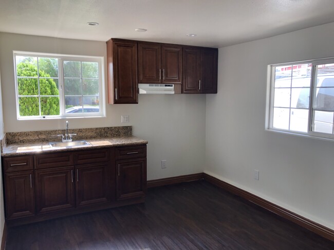 Kitchen Space - 10968 Mascarell Ave