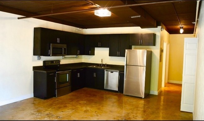 Building Photo - Century Parc Apartments