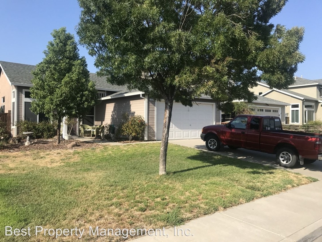 Building Photo - 2320 El Monte Dr