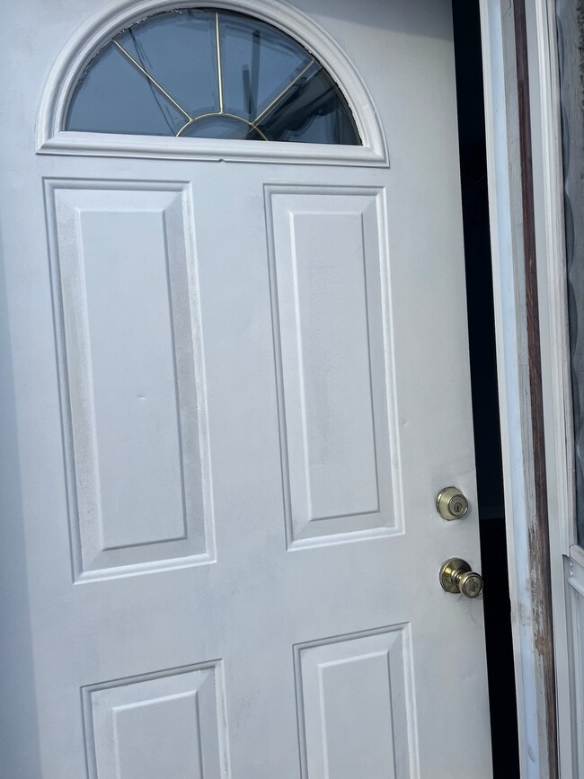 Building Photo - 5326 B St SE