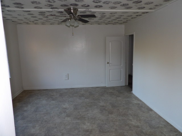 Living Room - 1006 White Oak Ext