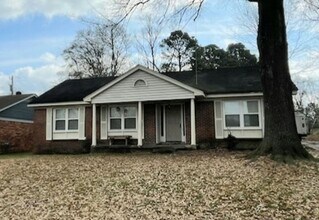 Building Photo - 1755 Colonial Hills Dr