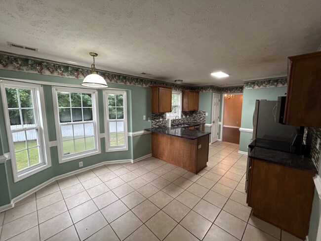 Foto del edificio - 320 Peterson Pl