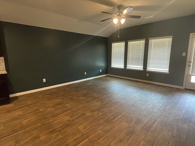 Building Photo - 1403 Mateer Manor Ct
