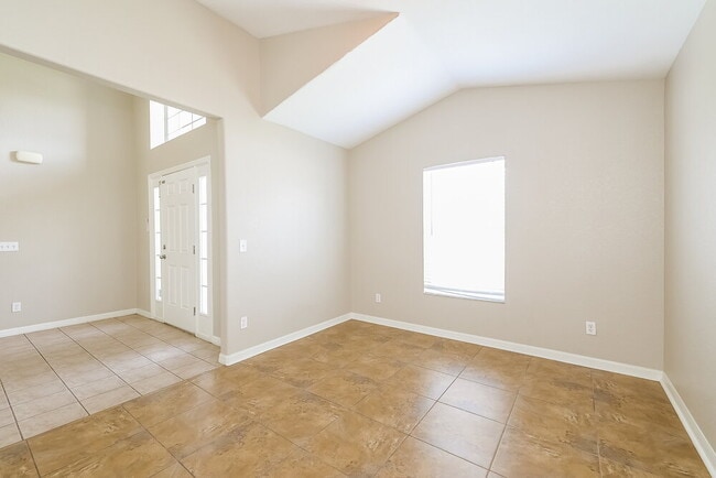 Building Photo - 202 Tower View Dr W