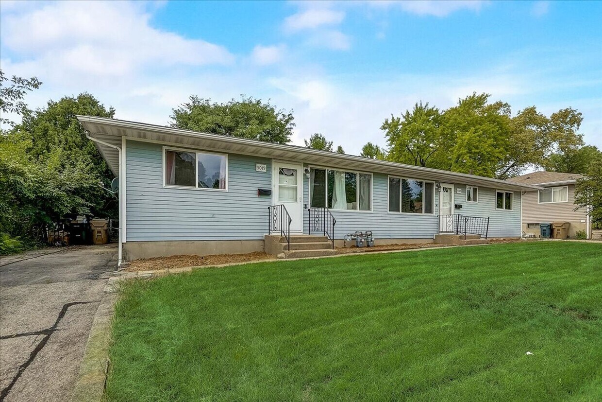 Primary Photo - 5017 Camden Rd