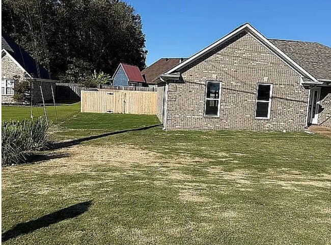 Foto del edificio - 1481 Middle School Rd