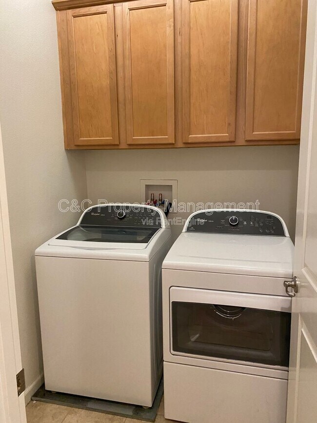 Foto del edificio - 1657 Prime Pl