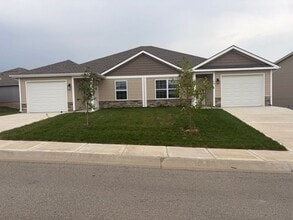 Building Photo - 9308 N Lenox Pl