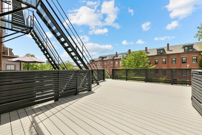 Foto del edificio - 541 Massachusetts Ave