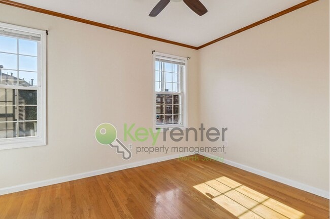 Building Photo - Modern Comfort in The Heights – 2BR with I...