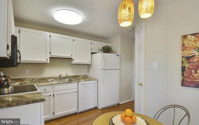 Foto del edificio - 2075 Whisperwood Glen Ln