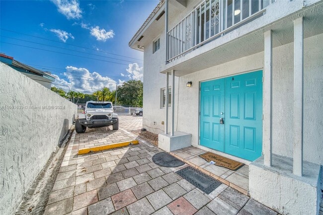 Building Photo - 2720 10th Ave