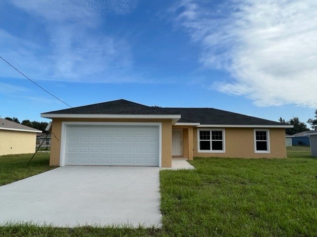 Foto principal - Beautiful affordably Priced 3 Bd/2 bath ho...