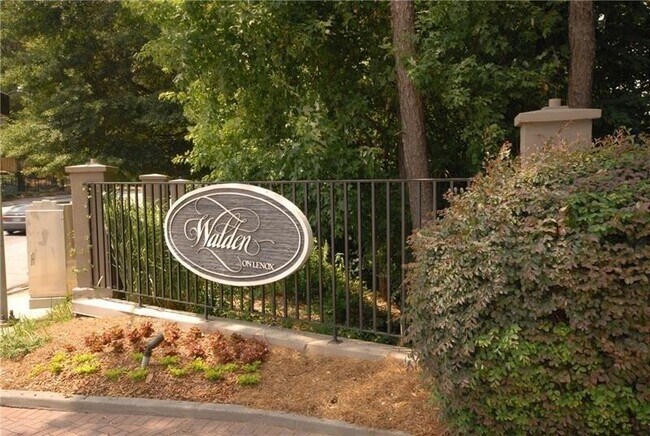 Foto del edificio - 2 Normandy Ct