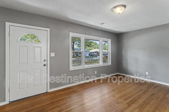 Foto del edificio - 236 N Blake St