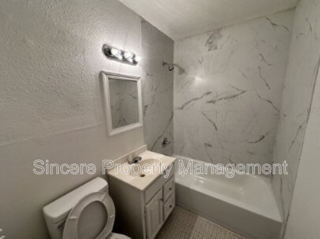 Building Photo - 2300 Granada Blvd