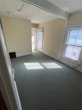 Building Photo - 10 Columbia St