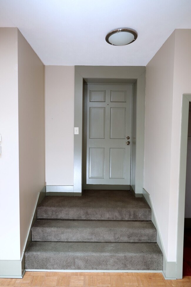 Foto del edificio - 129 S Main St