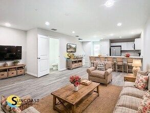 Building Photo - 3821 SW 43rd Ct