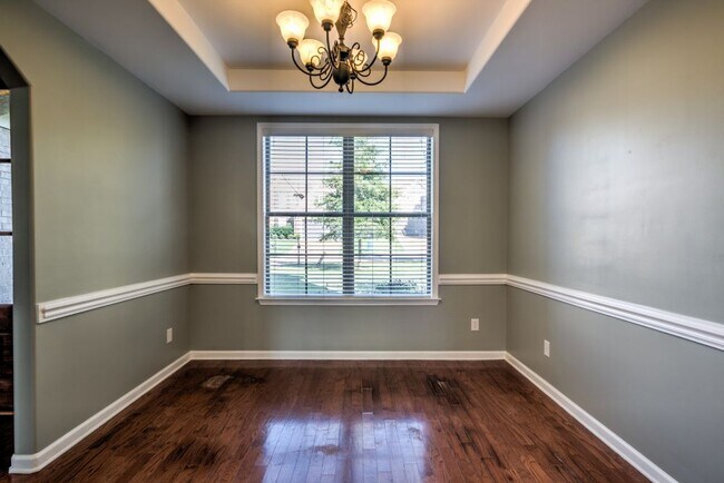 Building Photo - 1423 Sutton Meadow Ln