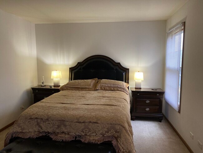 Foto del edificio - 518 Crown Point Dr