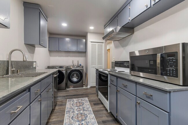 Foto del edificio - 19122 3rd Dr SE