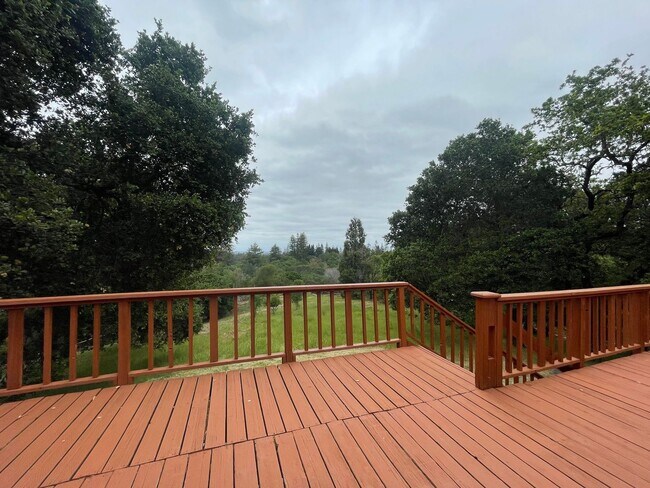 Foto del edificio - 15480 Peach Hill Rd