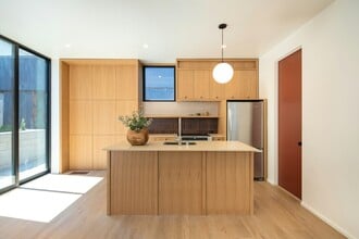 Building Photo - 3674 Godsall Ln