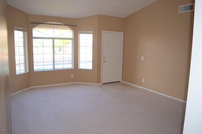 Foto del edificio - 13323 E Butler St
