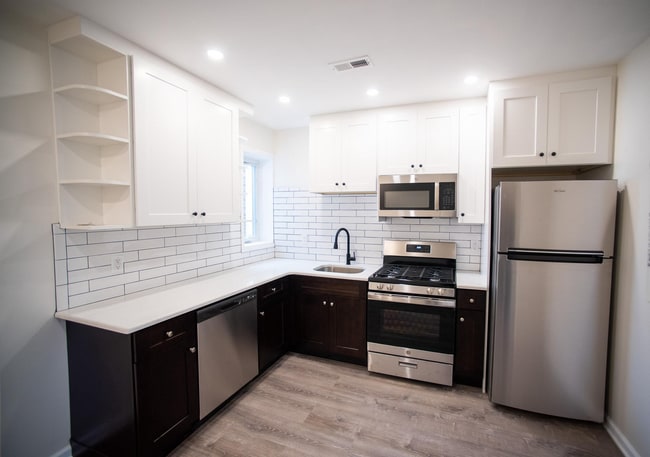 Building Photo - 2049 Snyder Ave