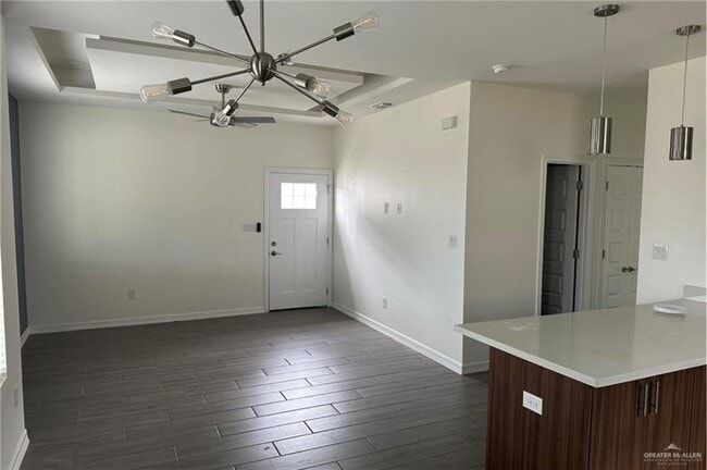 Building Photo - 18 N Onyx Ave