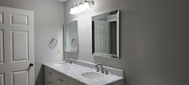 Foto del edificio - 800 Ironwood Dr