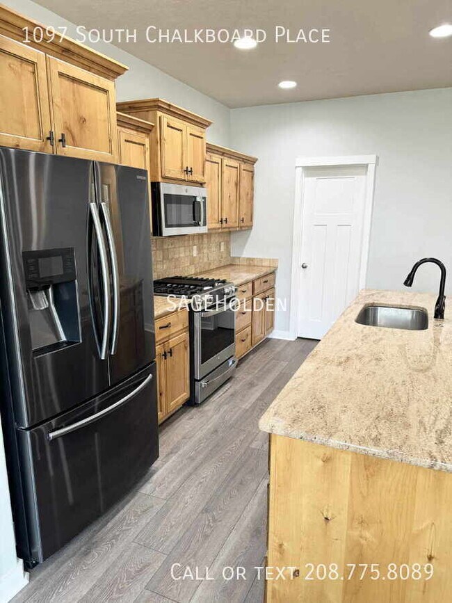 Building Photo - 1097 S Chalkboard Pl