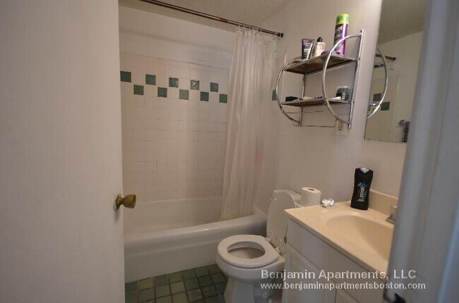 Foto del edificio - 61 S Huntington Ave