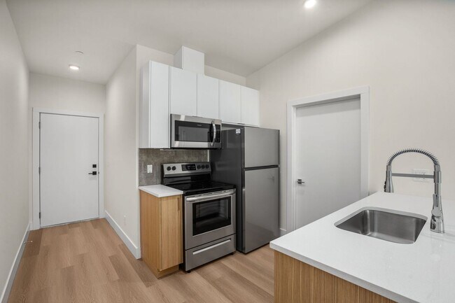 Building Photo - 8417 SW 24th Ave