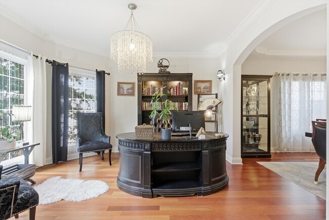 Building Photo - 395 Scott St