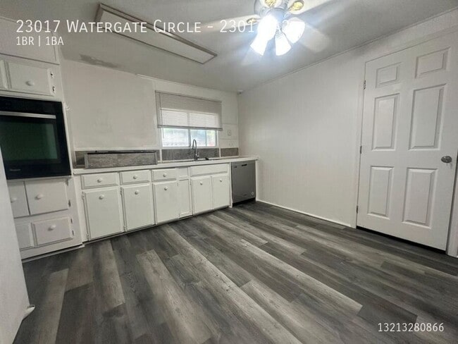 Building Photo - 23017 Watergate Cir