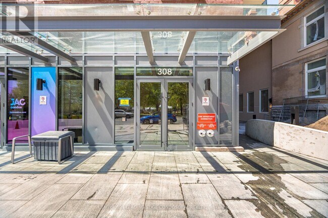Photo du bâtiment - 308-3308 Jarvis St