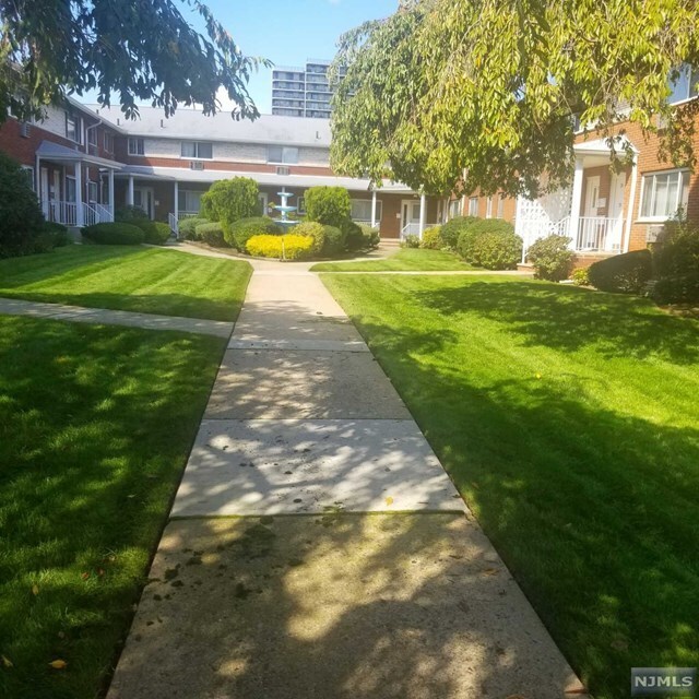 Foto del edificio - 1315 Anderson Ave