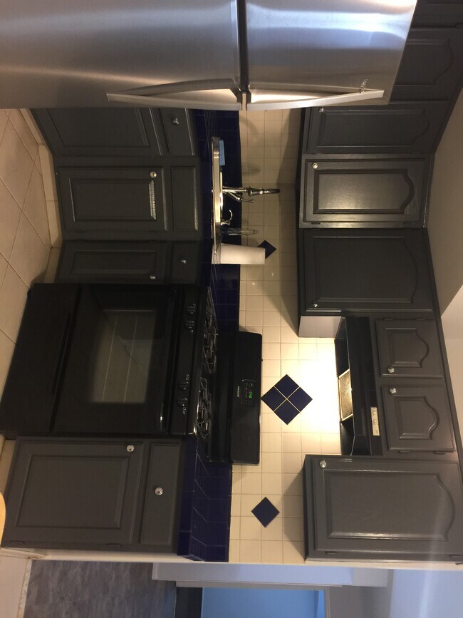 kitchen - 314 Alverson Ave