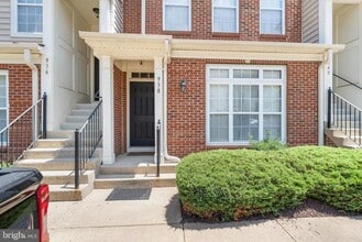 Building Photo - 938 Pine Forest Ln