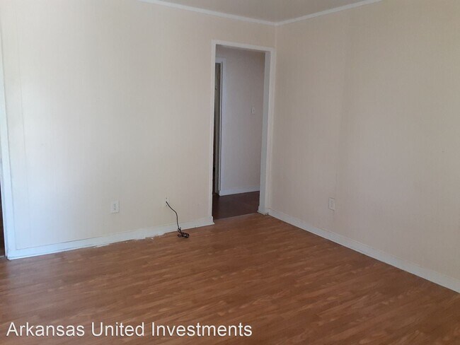 Building Photo - 2 br, 1 bath House - 131 Roosevelt Rd